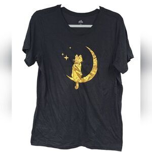 Black Tee Metallic Gold Cat Sitting on Crescent Moon Night Sky Star Kitty M 8/10